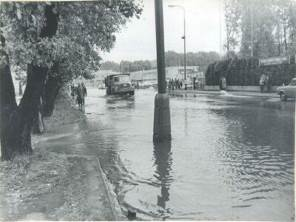 Ulice Leningradská u MEZu 18. 6. 1979 ve 14 hod.